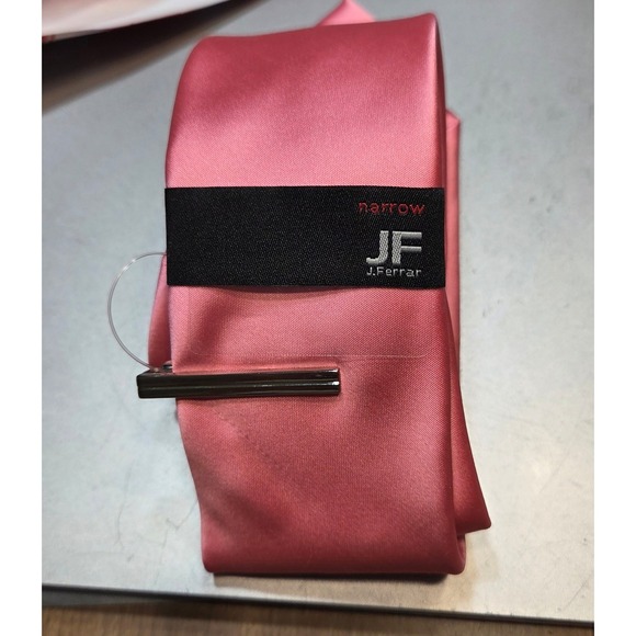 JF J.Ferrar Narrow Necktie Men's Pink Solids With Tie Bar Formal Wedding Party - Picture 1 of 4